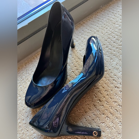 Almost New Gucci GG Navy Patent platform heels - Picture 13 of 15